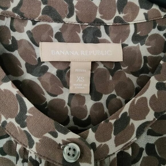 Banana Republic Top Womens XS Brown Teak Wood Print Petite Blouse - Picture 3 of 6
